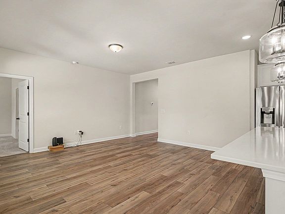 5th image of 3084 Palma Way