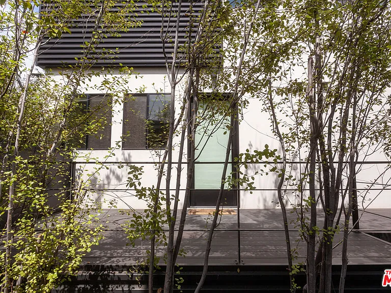 3015 Ocean Ave — Photo 4