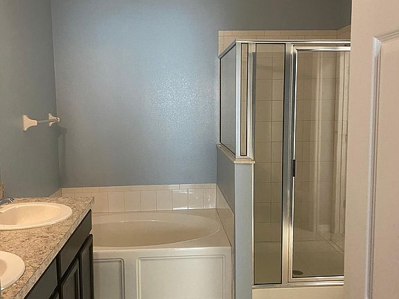 4th image of 4881 Rockvale Dr