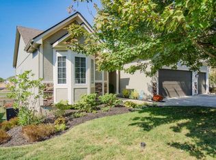 1136 SW Blazing Star Dr, Lees Summit, MO 64081