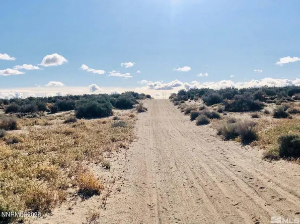 3290 E 6th St, Silver Springs, NV 89429