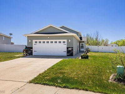 609 5th St E, Horace, ND, 58047