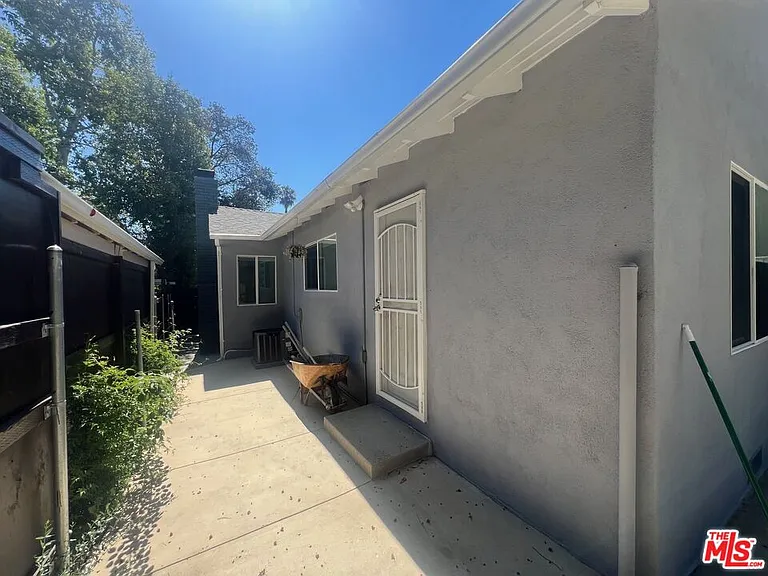 5059 Catalon Ave — Photo 7