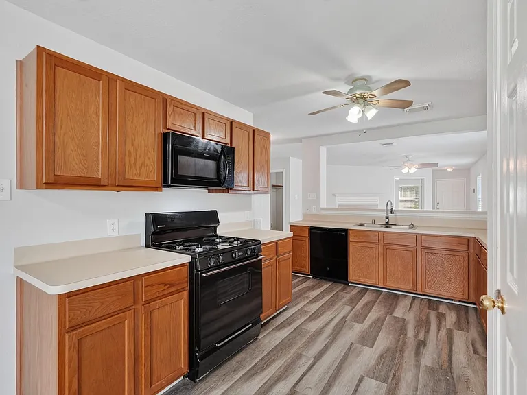 21907 Willow Shade Ln — Photo 13