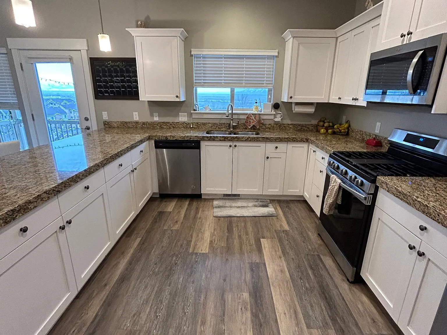 1056 S Aspen Pl — Photo 3