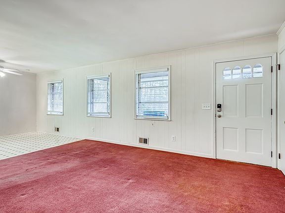 4th image of 2586 Wenatchee Dr