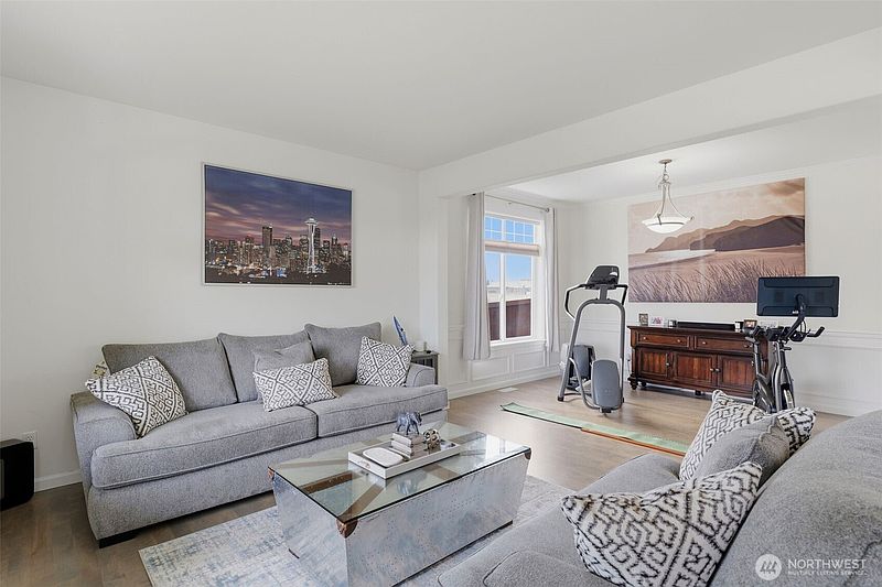 4th image of 3214 Phillips Avenue