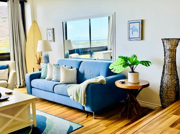 501 Hahaione St APT 8F, Honolulu, HI 96825