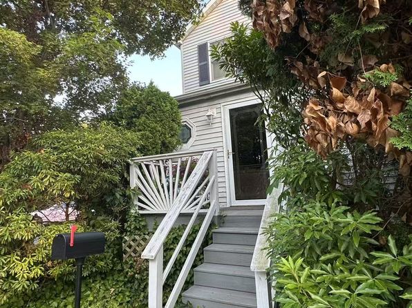 34 Parkside Dr