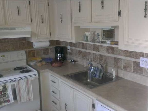 4th image of 2801 Somerset Dr APT 405