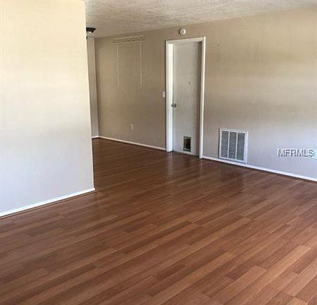 3rd image of 1783 Greenlea Dr