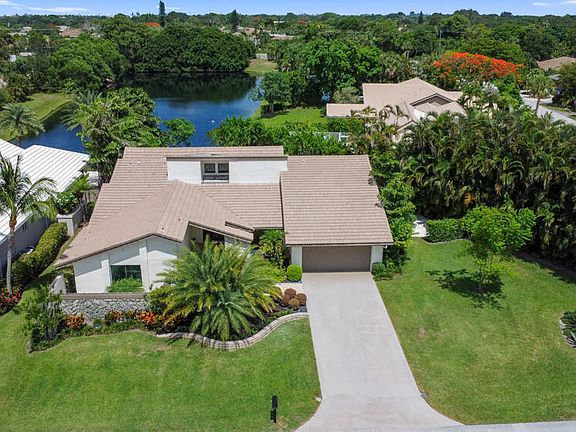 5th image of 585 Pine Lake Drive