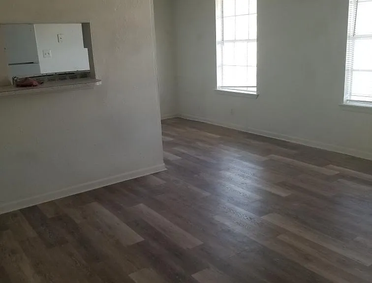 1819 W Cameron Ave #5 — Photo 5