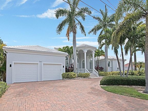 3rd image of 201 Bayside Dr