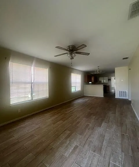 425 Palm Valley Cir #425 — Photo 2