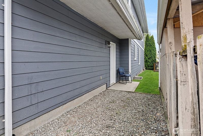 5th image of 1203 E Section Street