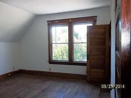 5th image of 5634 Prosser Ave