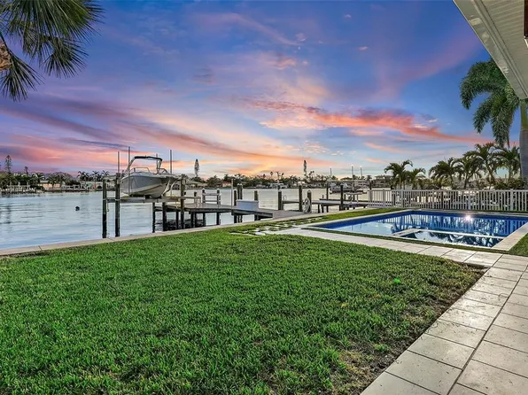 66 Dolphin Dr, Treasure Island, FL 33706