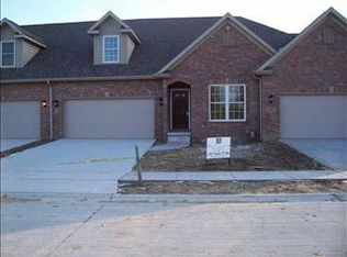 4 Prairie Vista Ct, Bloomington, IL 61704