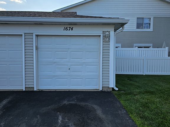 5th image of 1674 Cornell Dr