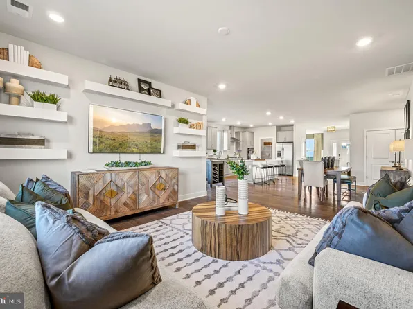 37 Casselberry Ln, Dover, DE 19904