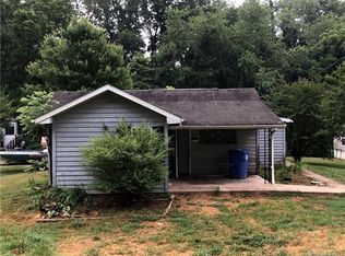 6 Holcombe Dr, Asheville City, NC 28806