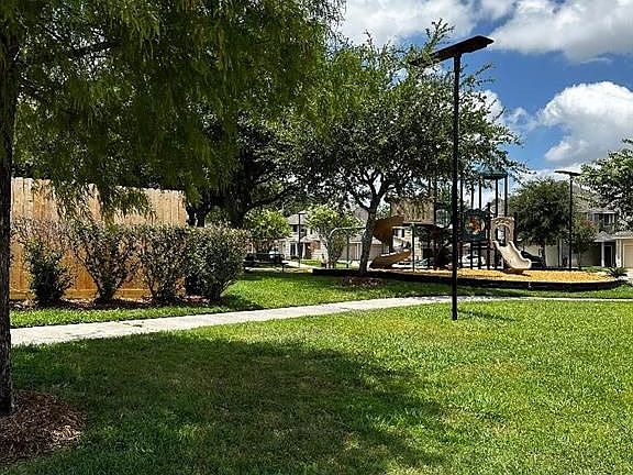 5th image of 2609 Mill Creek Dr