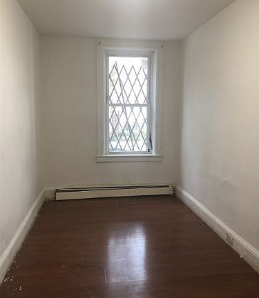 5th image of 223 Pacific Ave #1A