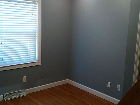 5th image of 1530 N 105th St