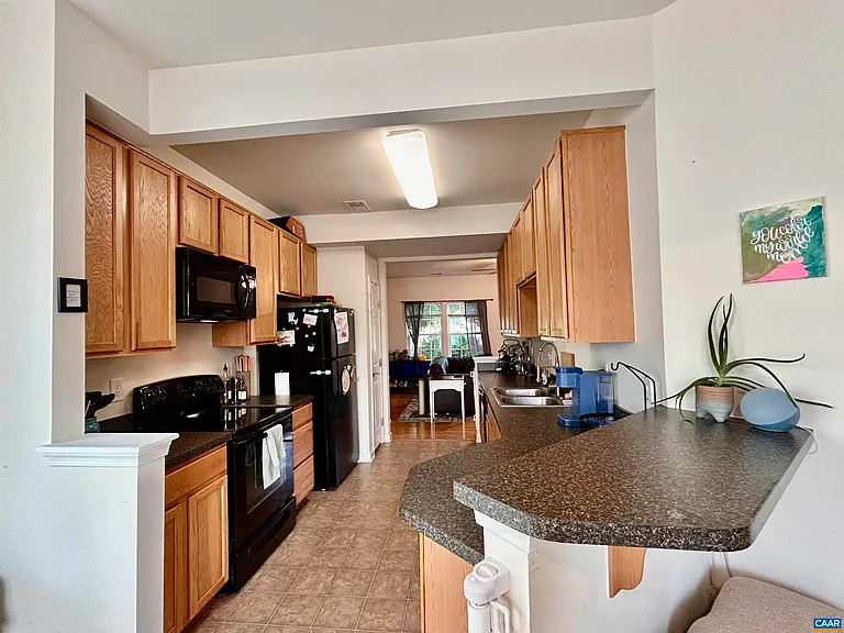 76 Villa Cir — Photo 9