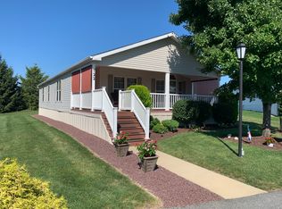 122 Summers Dr, Lancaster, PA 17601