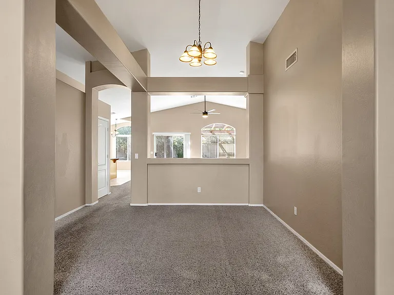 647 W Fremont Dr — Photo 10