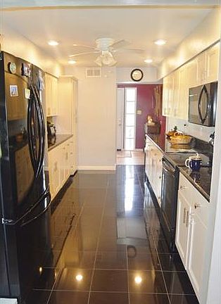 5th image of 390 Caloosa Dr