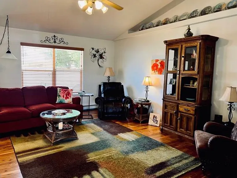 511 Hazel Cir — Photo 11