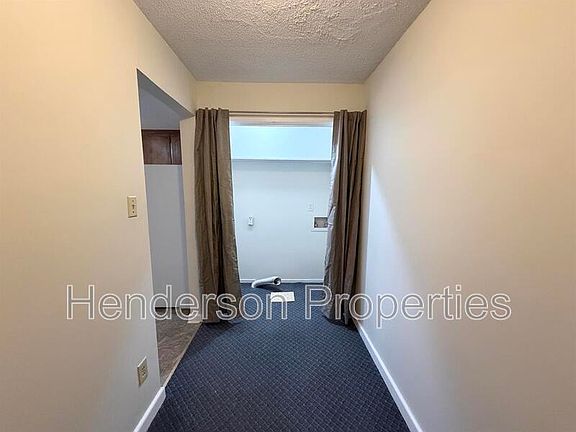 4th image of 616 Wood St