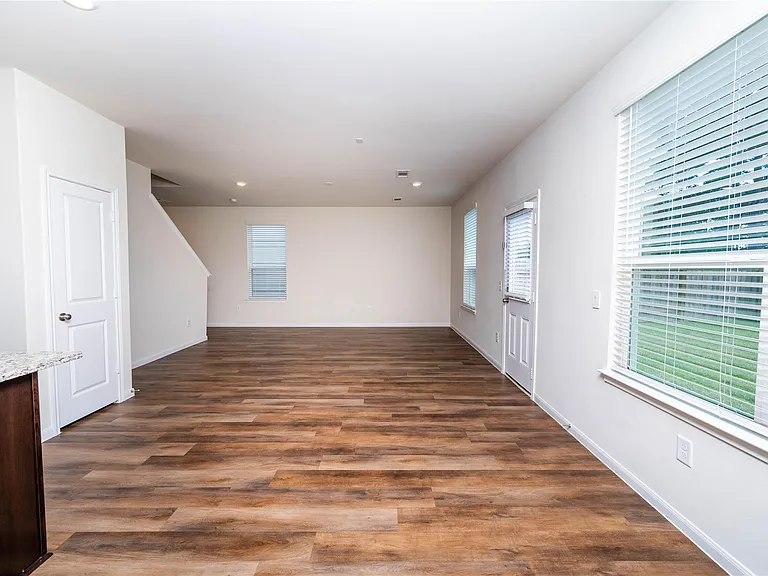 11723 Armadale Dr — Photo 8