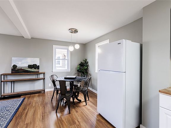 5th image of 327 Rand St