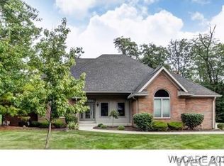 2302 Hampton Ct, Lima, OH