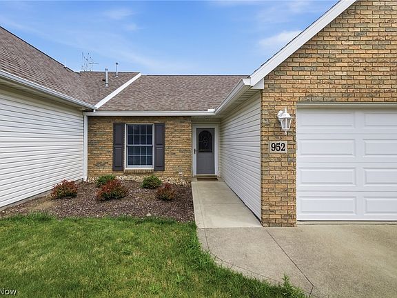 2nd image of 952 Oakbrook Dr