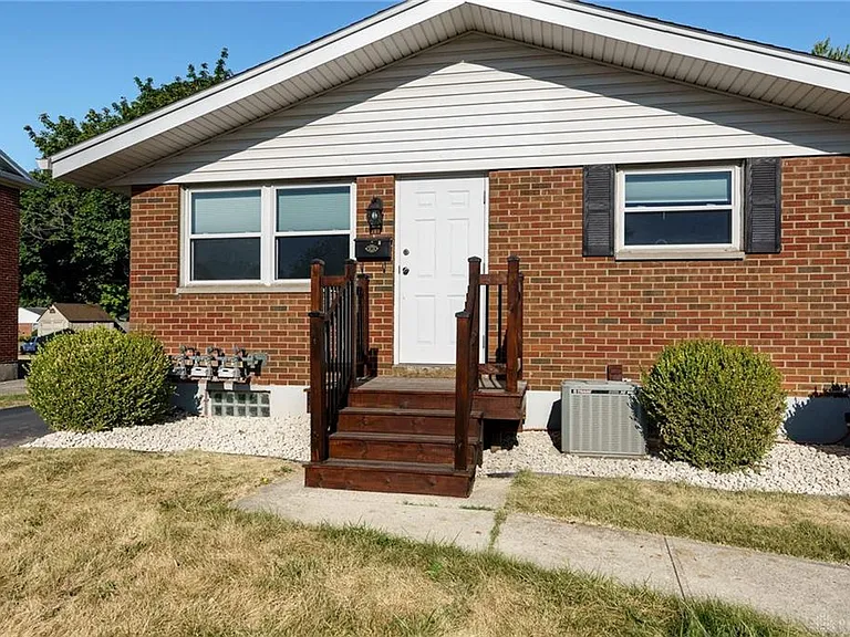 3433 Woodman Dr — Photo 3