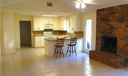 2nd image of 13 Vista Ln