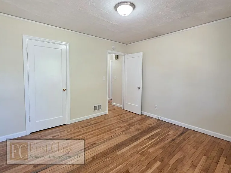 5725 N Montana Ave — Photo 7