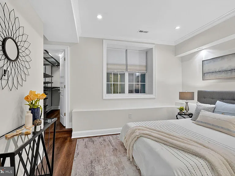 600 Harvard St NW #1 — Photo 18