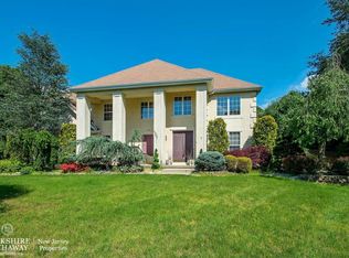 8 Brittany Ln, Jackson, NJ 08527
