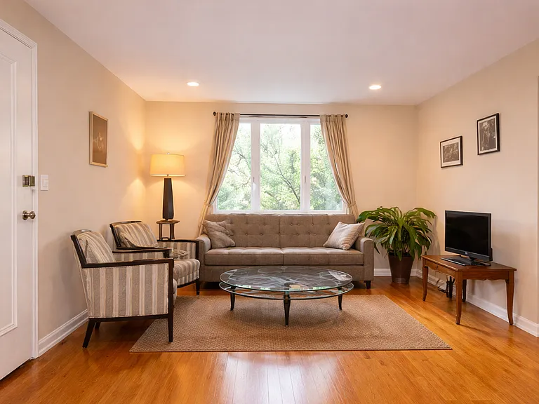 140 Beaconsfield Rd #3 — Photo 1
