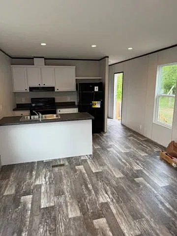 3 bed, 1200 sqft, $950 — Photo 1