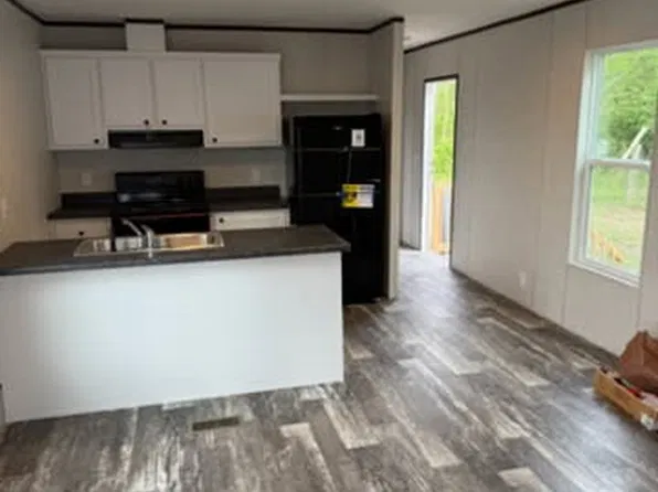 4810 N Chicken Rd #13, Pembroke, NC 28372