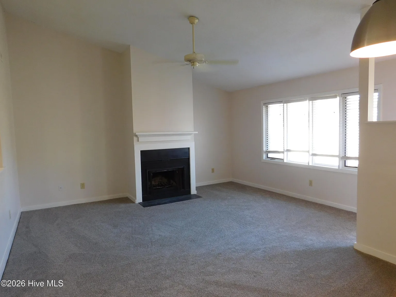 2 bed, 1.0 bath, 973 sqft, $1,265 — Photo 4
