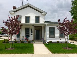 628 N 8th St, Manitowoc, WI 54220