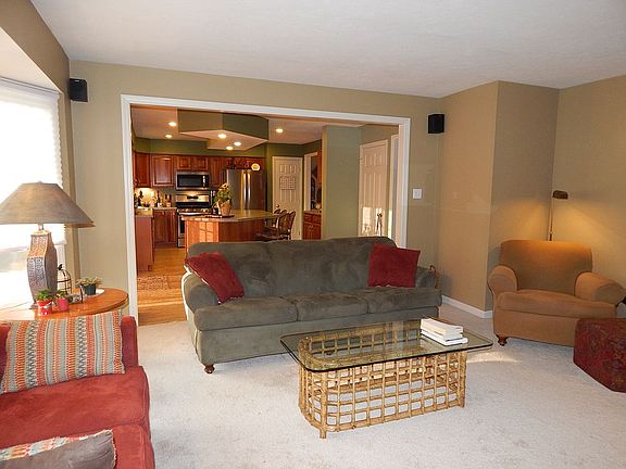 4th image of 5696 Villahaven Dr